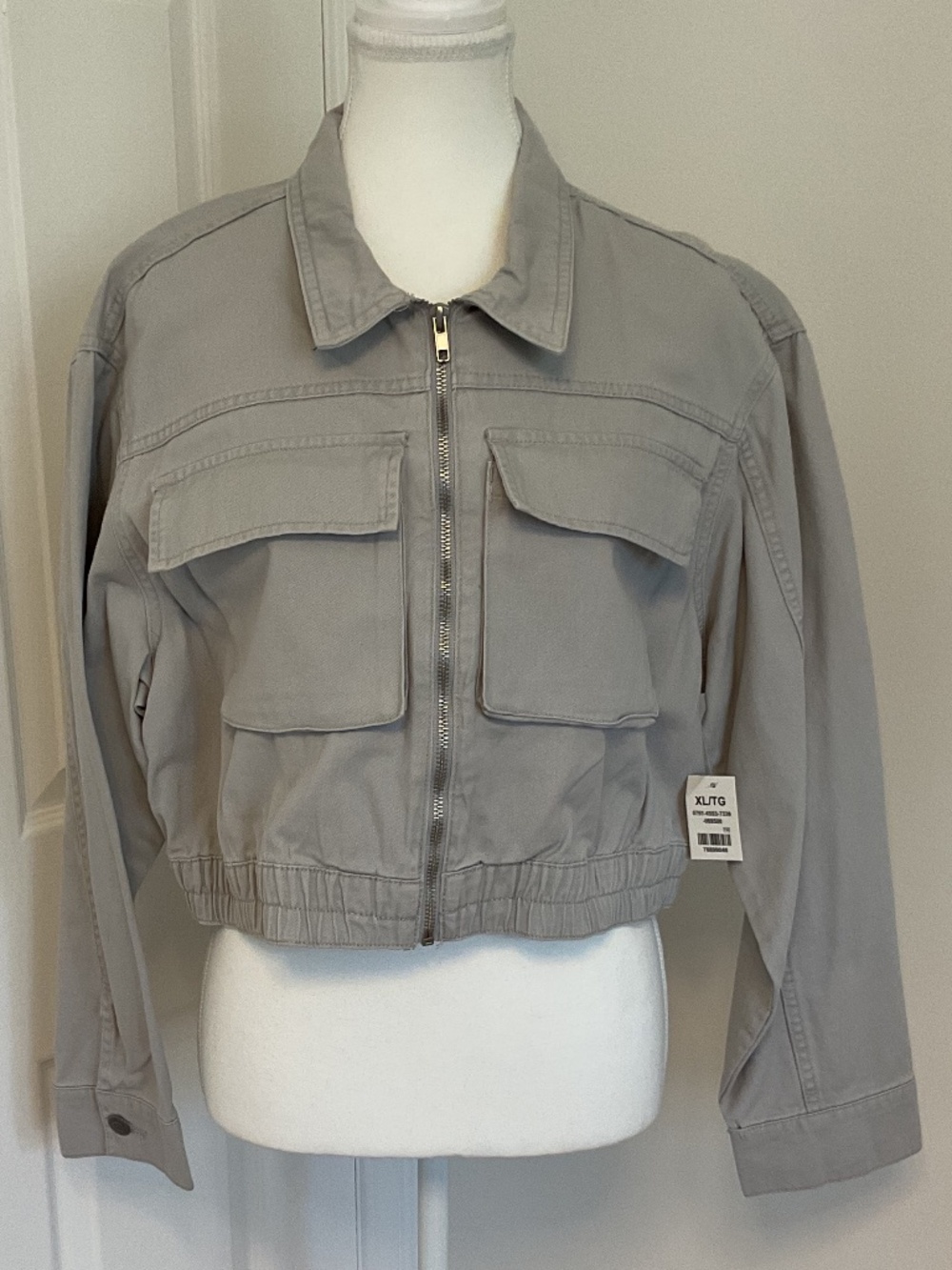 💐NWT💐 🤩Streetwear Society Cropped Cargo Jacket - size XL